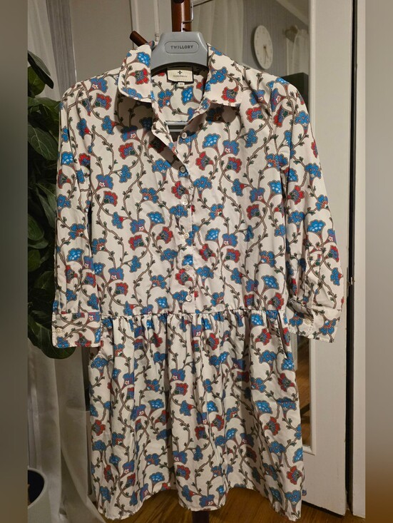 Tuckernuck Dresses & Skirts - Tuckernuck Cream Shirtdress with Blue & Red Floral Print